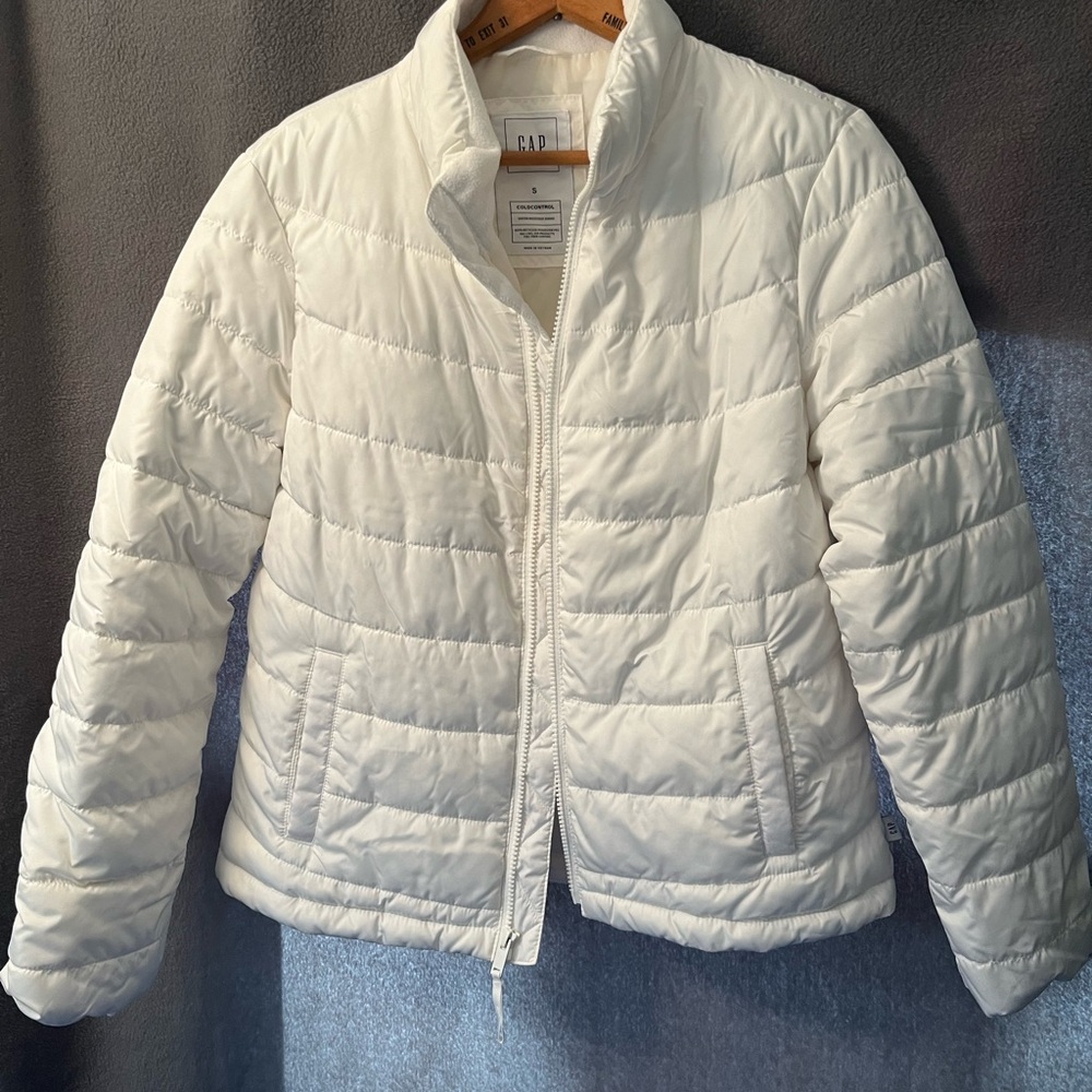 Gap Lightweight, Puffer Jacket - image 1
